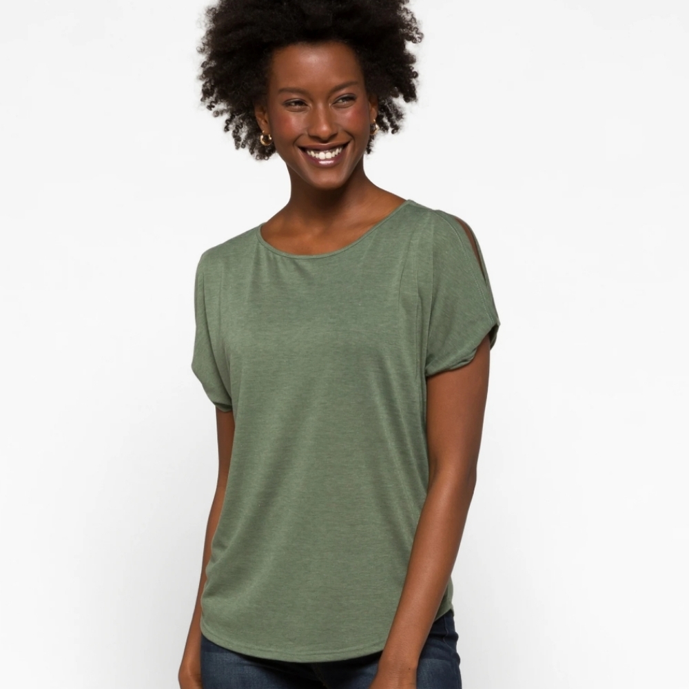 Peekaboo Shoulder t-shirt